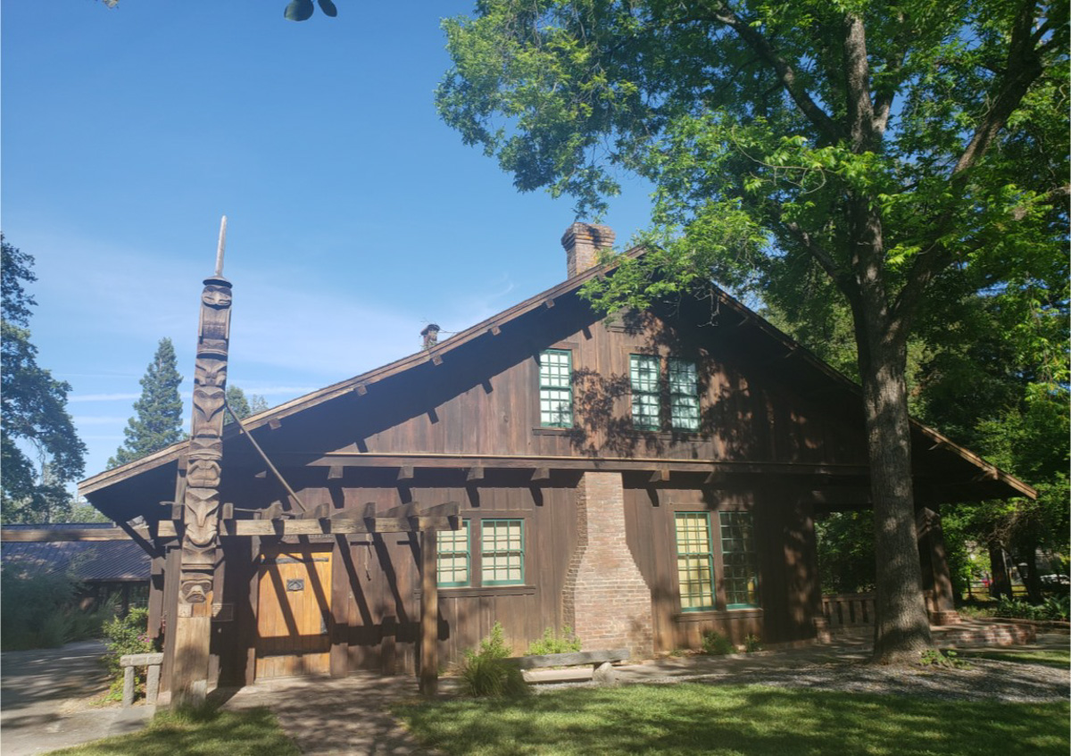 Sun House front straight on – Historic Artists' Home and Studios